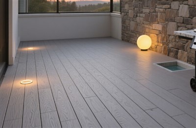 Fire retardant outdoor flooring